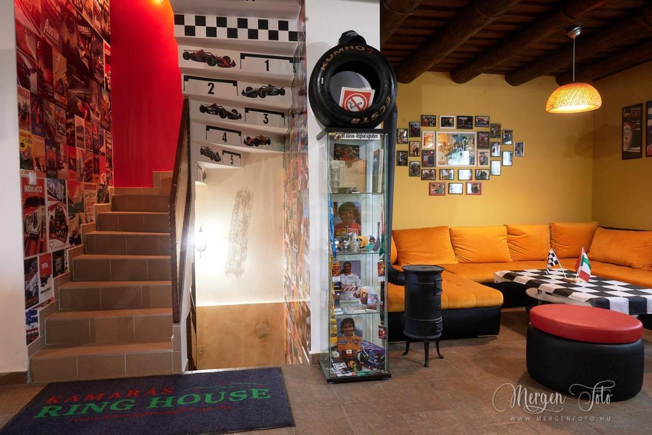 Mogyoród Kamaras Ring House B&B 외부 사진
