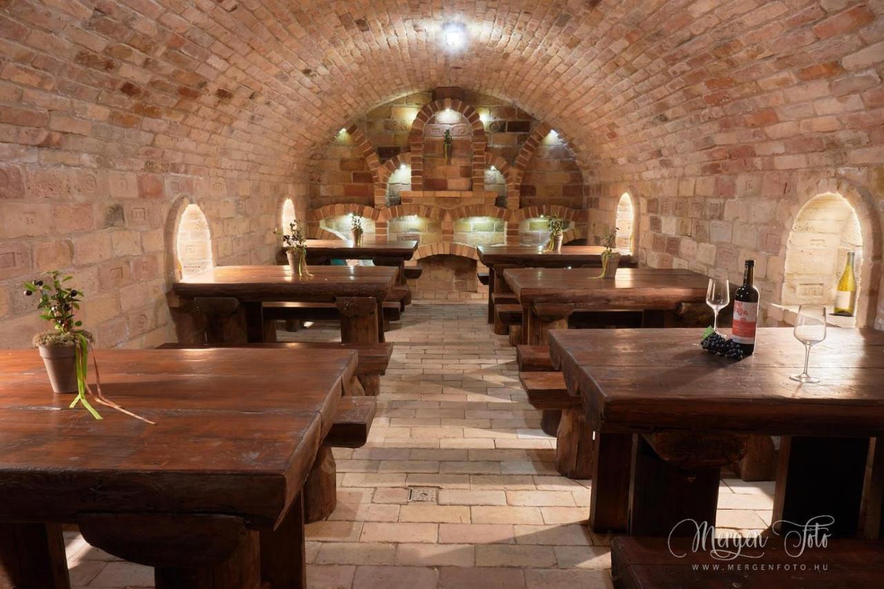 Mogyoród Kamaras Ring House B&B 외부 사진