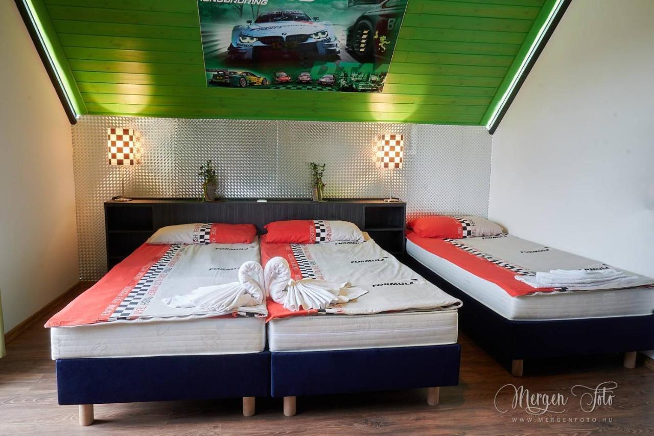 Mogyoród Kamaras Ring House B&B 외부 사진
