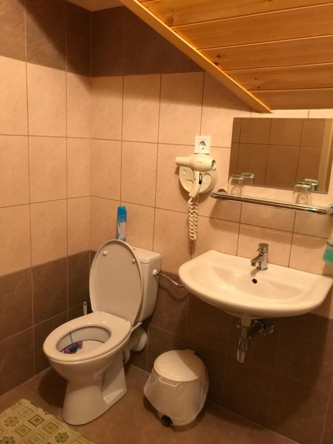 Mogyoród Kamaras Ring House B&B 외부 사진
